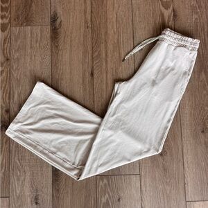 Vuori Halo Essential Wideleg Pant